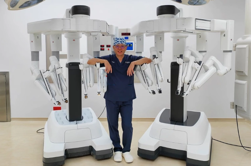 Veteran urologist Dr Loh Chit Sin reflects on his years in the field, the rise of machine-assisted surgery, and why precision matters more than ever.
