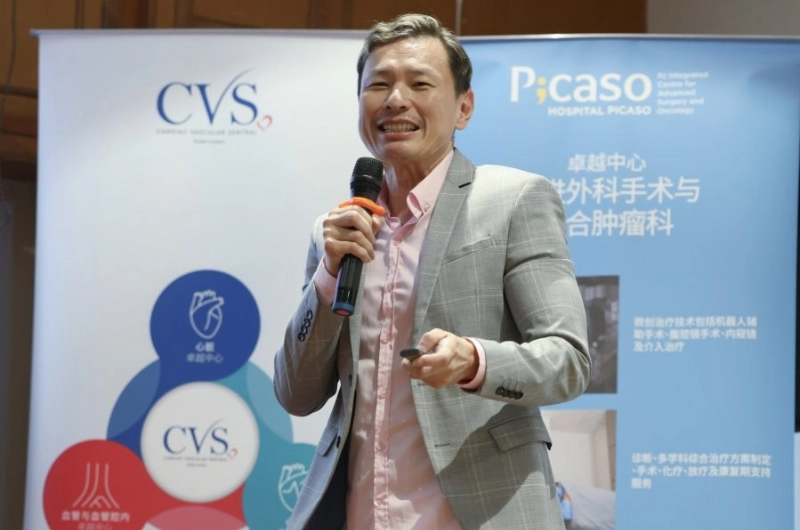 不少患者确诊时只想著先保命，待完成治疗后，才发现左右不平衡、穿衣不便或使用外置义乳时感到闷热，因而重新考虑乳房重建。