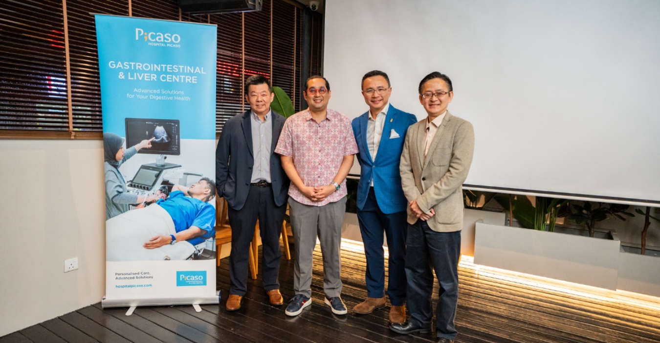 From left: Dr Ho Shiaw Hooi, Dato' Dr Luqman, Dr Yeap Chee Loong, Dr Chong Hoong Yin